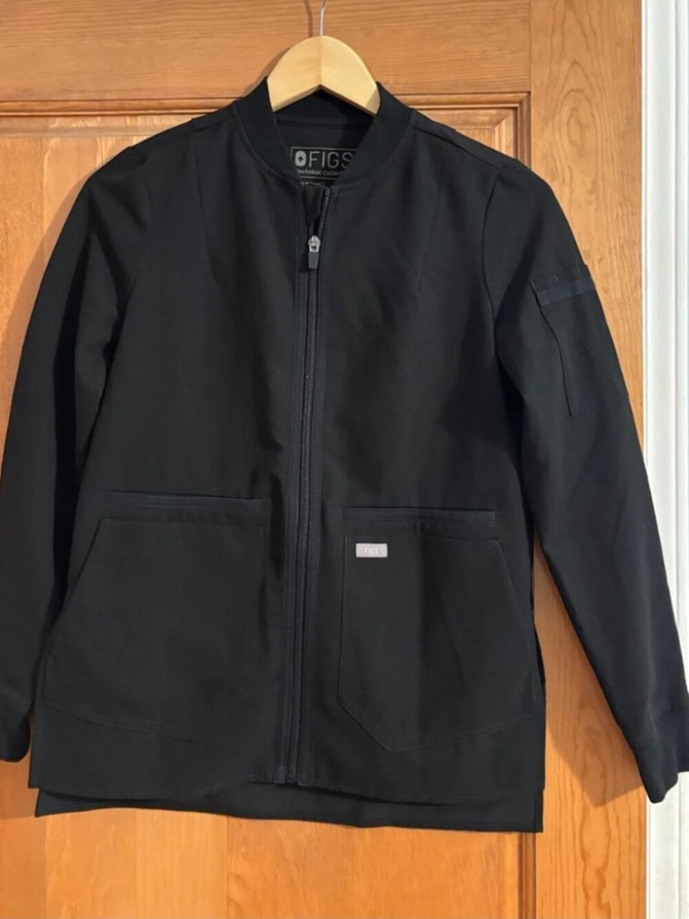 Figs Women's Black Bellery Scrub Jacket XXS